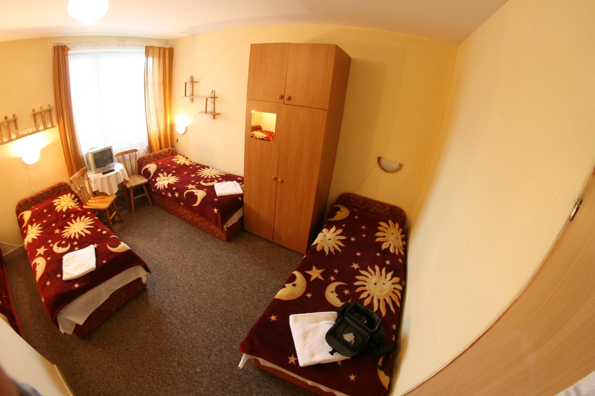 Hotel Daisy Budget Kraków Exteriör bild