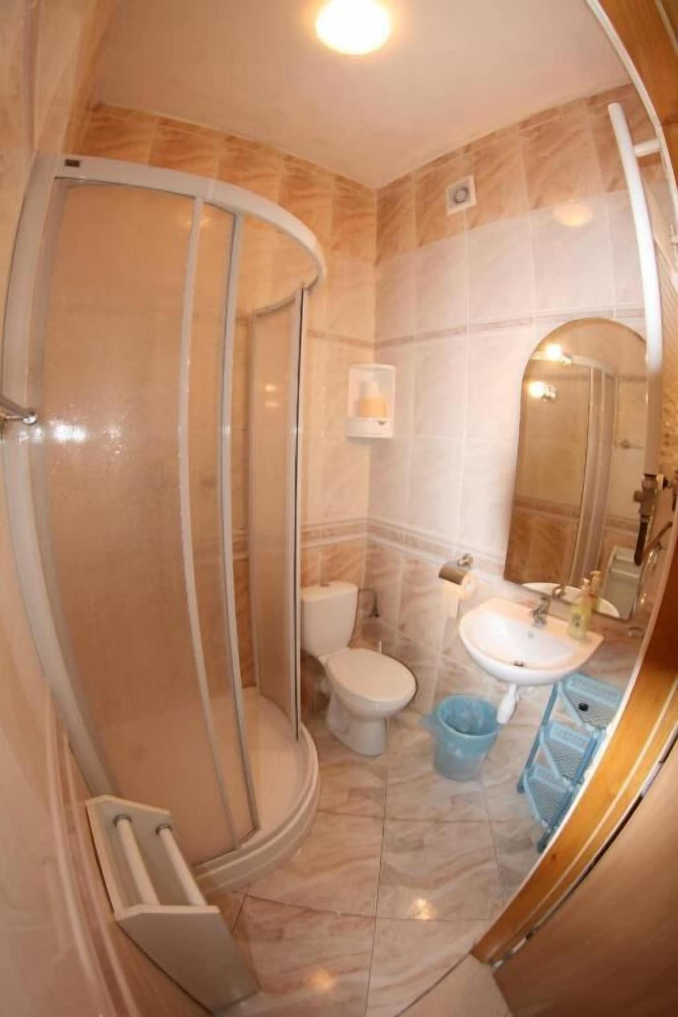 Hotel Daisy Budget Kraków Exteriör bild