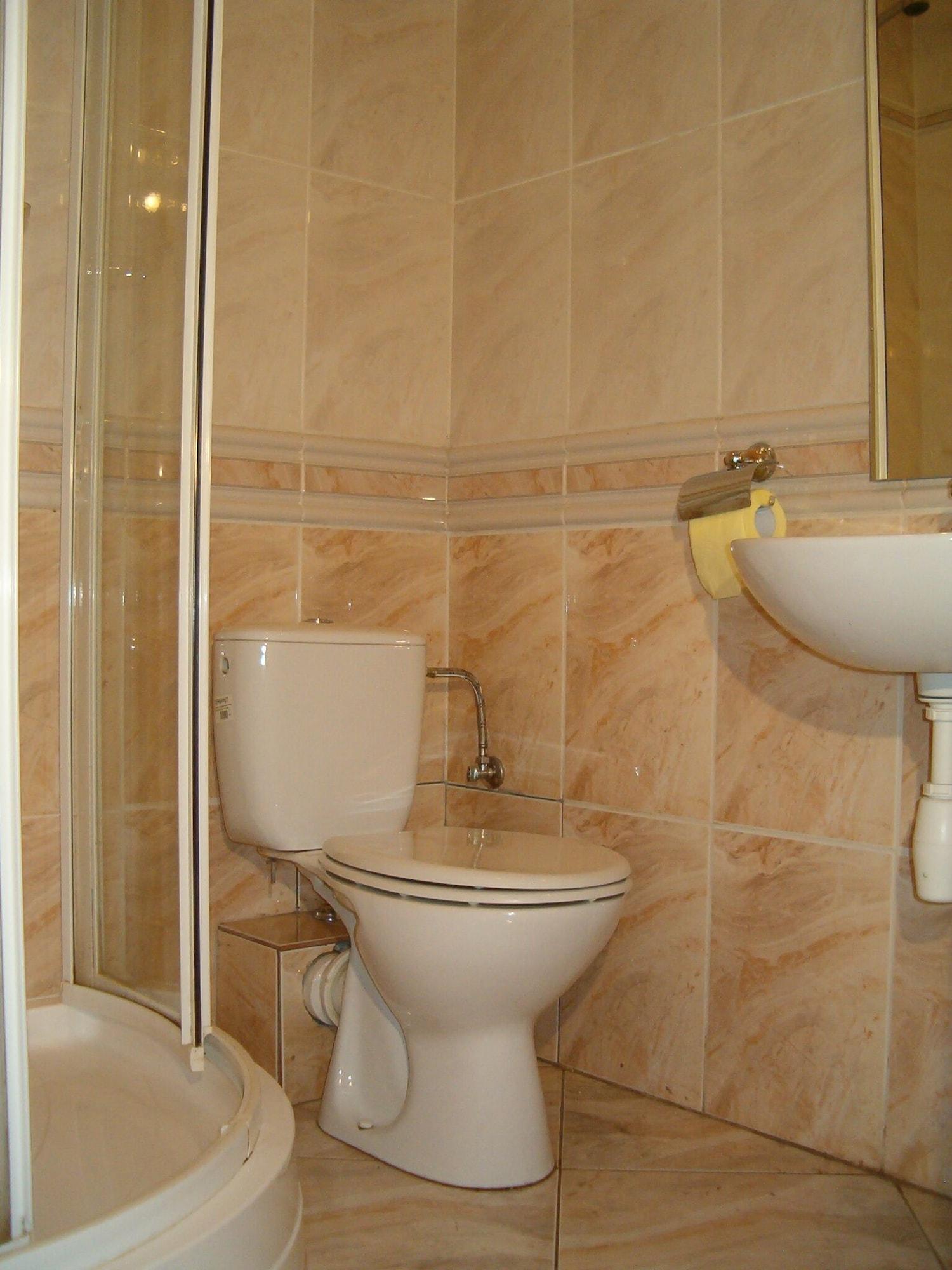 Hotel Daisy Budget Kraków Exteriör bild