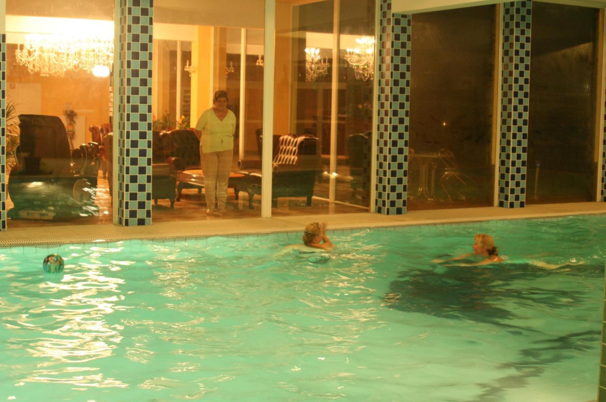 Hotel Daisy Budget Kraków Exteriör bild