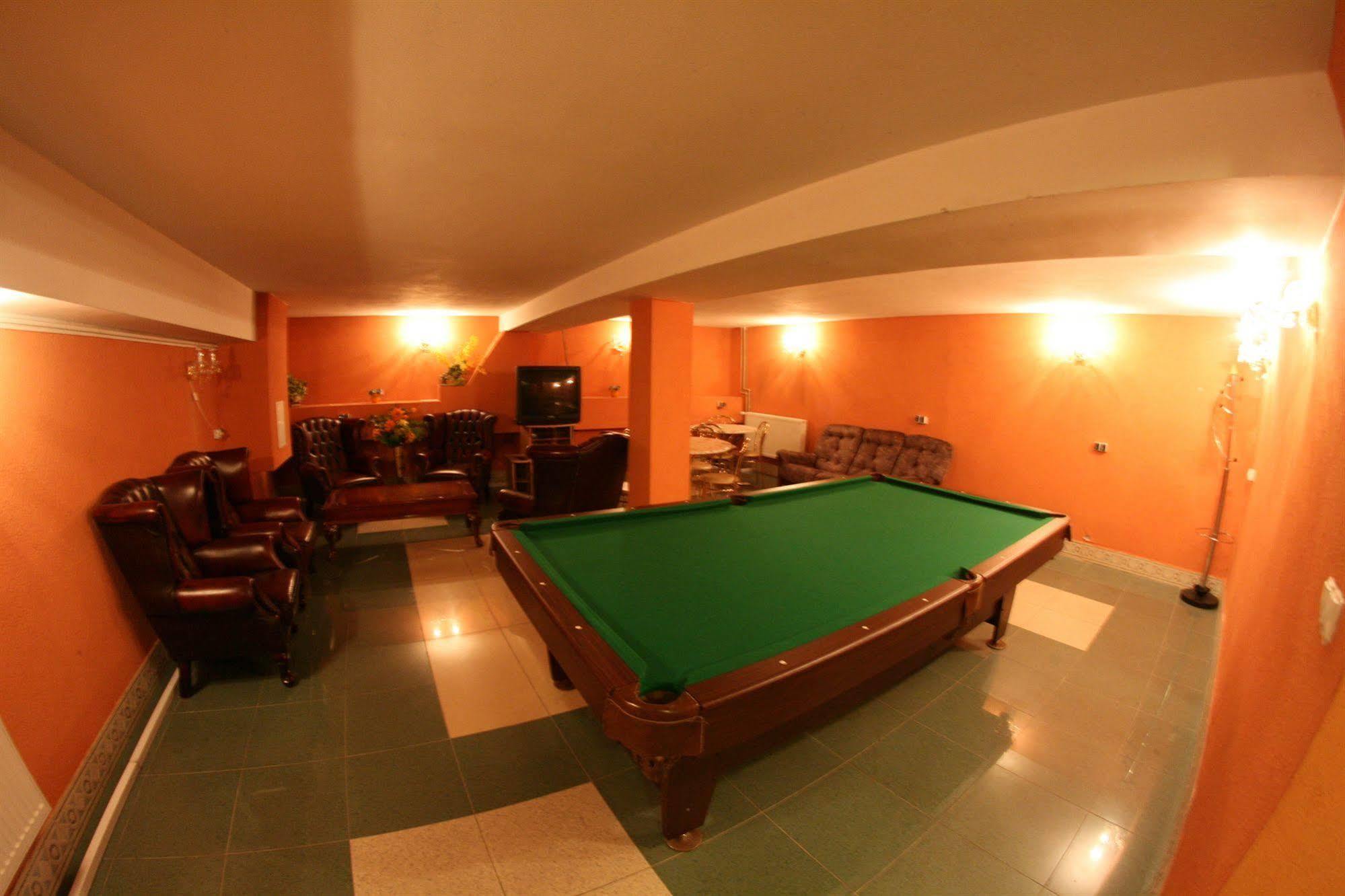Hotel Daisy Budget Kraków Exteriör bild